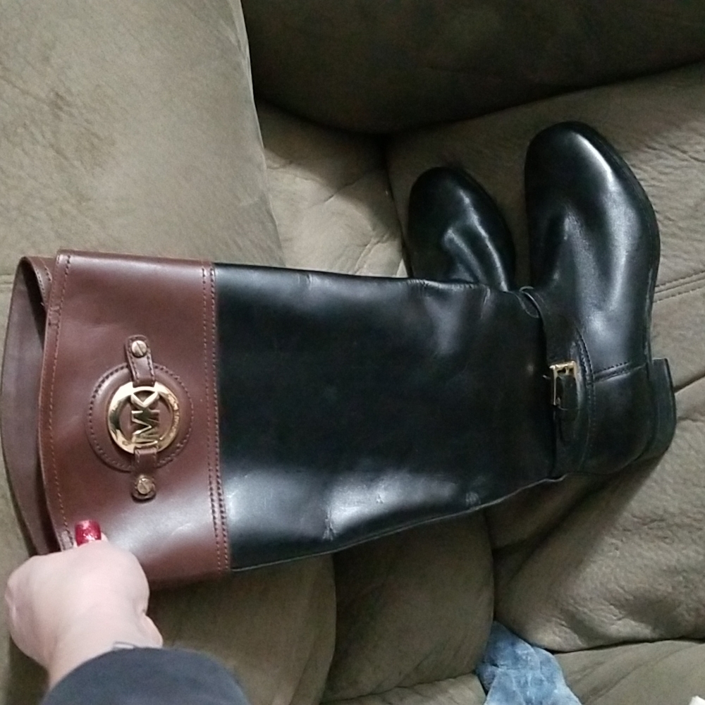 Michael Kors Black leather boots size 7 Nwot